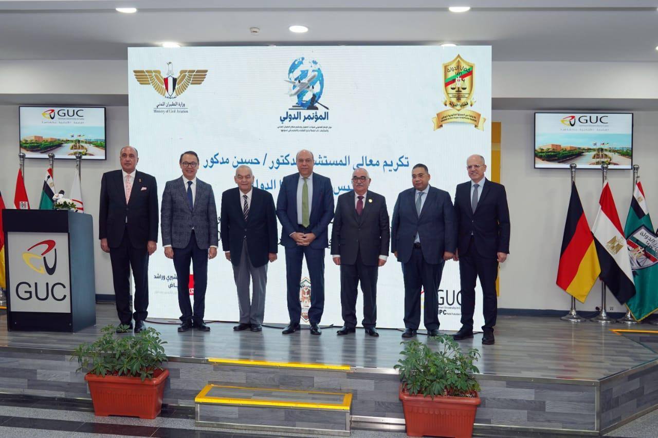 وزير الطيران