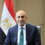 أمريكا شتتت الانتباه بأزمة دافوس وابتزاز أوروبا