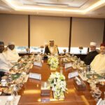 بالصور محافظ القليوبية ومدير أمن القليوبية يقدمان التهنئة بعيد الميلاد المجيد بمطرانية شبرا الخيمة