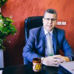 العظيم الذي يحمل عظيم الأخلاق