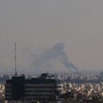 مناضل في بلاد الغربه