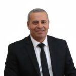 مناضل في بلاد الغربه
