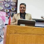 مناضل في بلاد الغربه