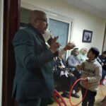 حين تلتقي بنفسك